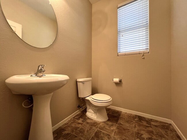 Building Photo - Blue Diamond & Durango 2-story, 3 Bedroom + Den SW home ready for immediate move in!