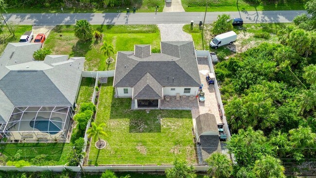 Building Photo - 3072 Lopinto St