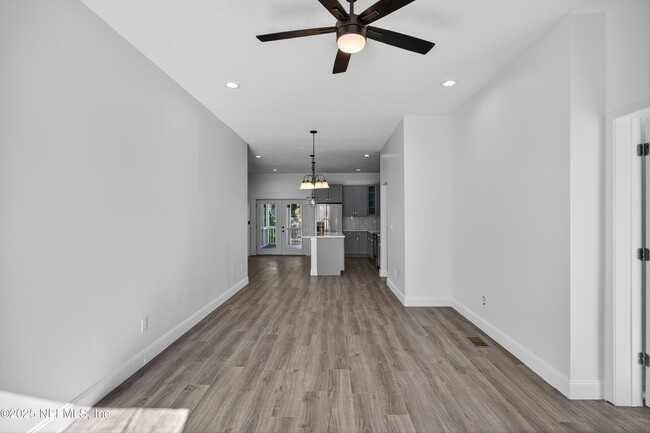 Building Photo - 2315 Park St