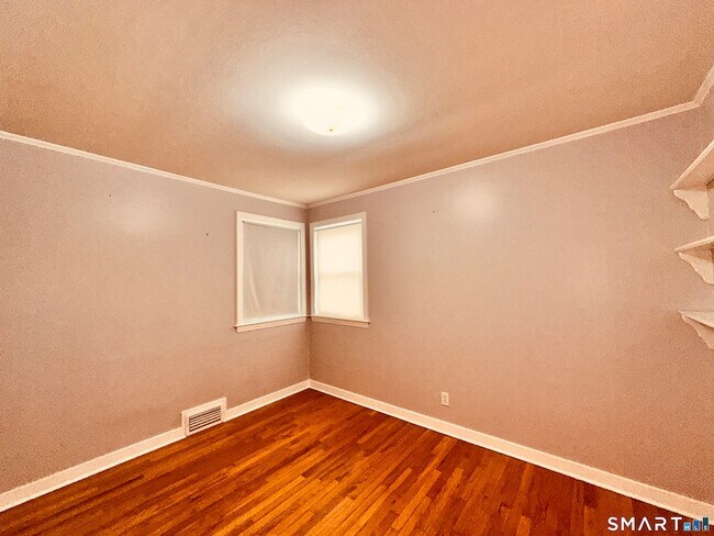Building Photo - 33 Jepson Ln