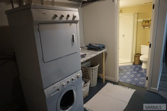 Building Photo - 613 Sykes Dr