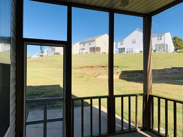 Building Photo - 612 Woodson Dr