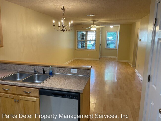 Building Photo - 3 br, 2 bath House - 889 Valiant Drive