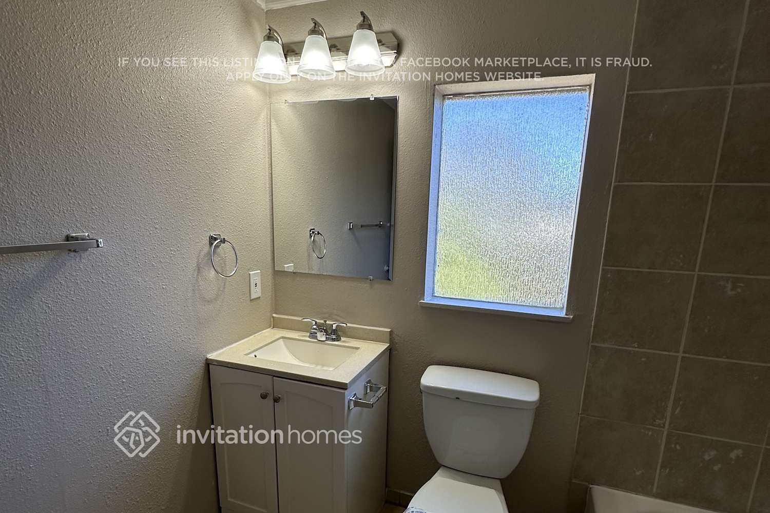 Building Photo - 1497 S Andes Way