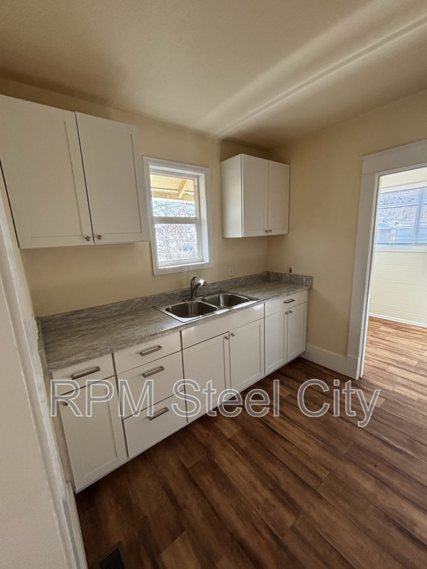 Building Photo - 1205 Carteret Ave