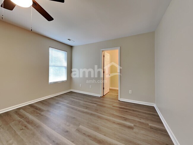 Building Photo - 103 Surlington Dr