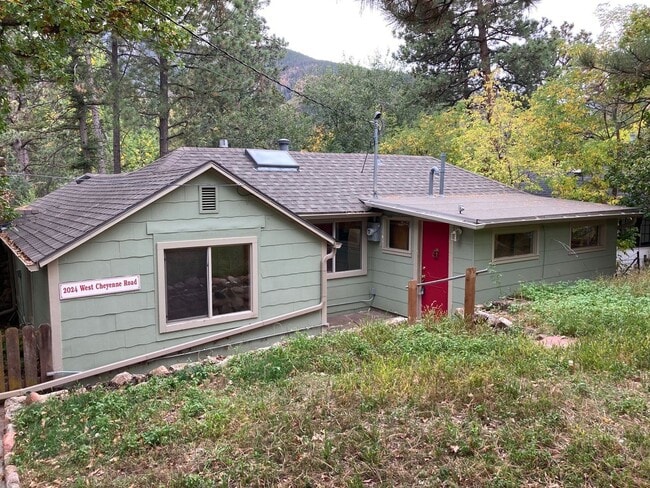 Primary Photo - Cheyenne Canyon Ranch Style Home!
