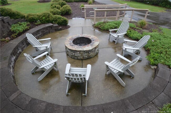 Building Photo - 544 Basin Hl Dr