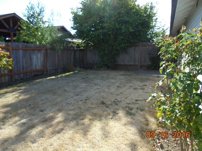 Building Photo - 312 NE 24th St