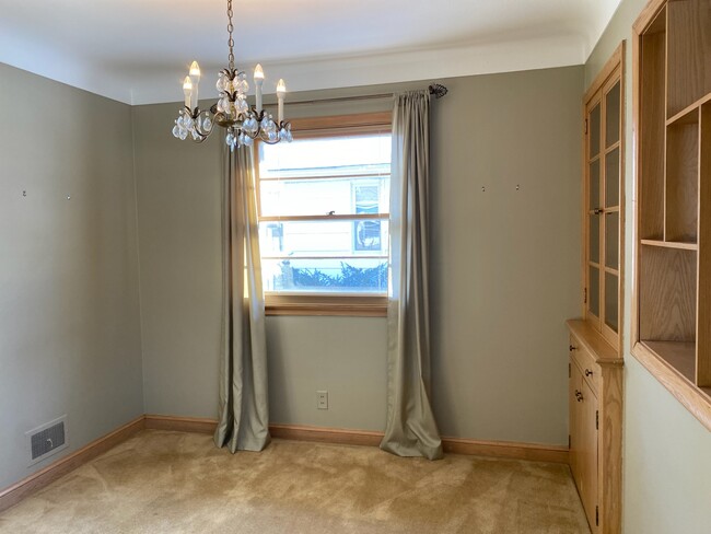 Dining room - 6009 Wooddale Ave