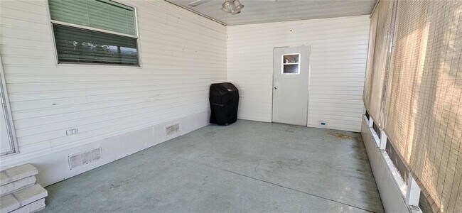 Building Photo - 8410 Wagon Wheel Cir