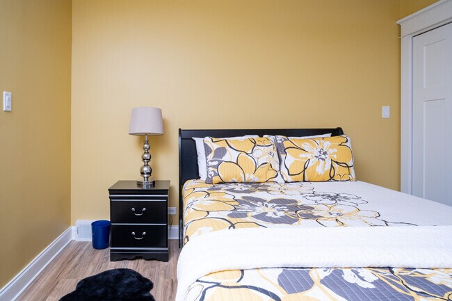 Building Photo - 10 N Pistakee Lake Rd