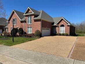 Building Photo - 215 Stoners Glen Ct