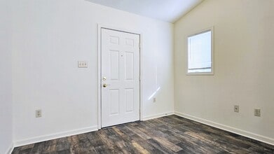 Building Photo - 680 Wallingford Rd