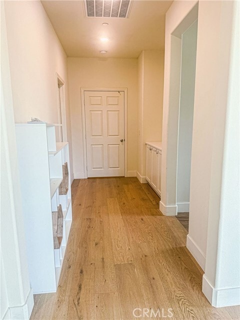 Building Photo - 10993 Bel Air Ave