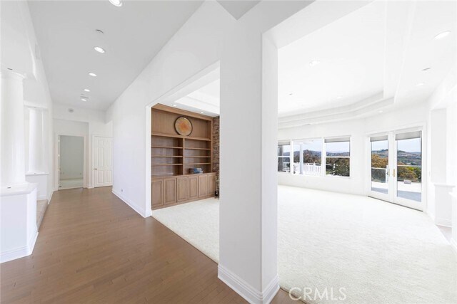 Building Photo - 12 San Remo