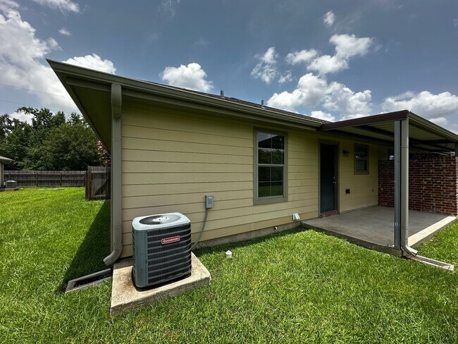 Building Photo - 2520 Crockett St