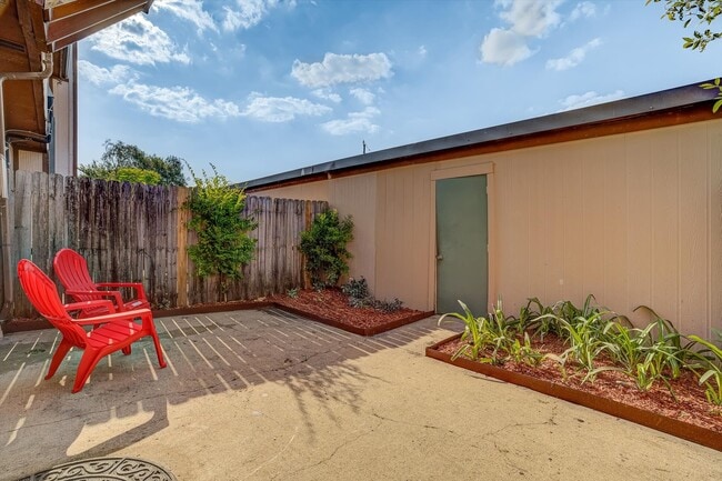 Building Photo - 12500 Brookglade Cir