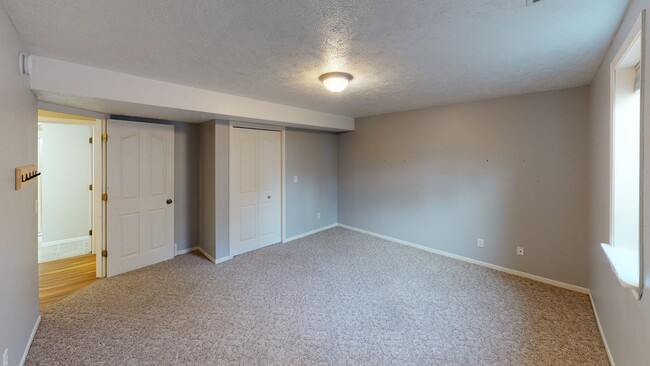 Building Photo - 1301 Center St