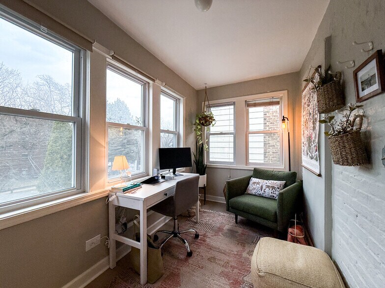 Building Photo - 3008 W George St