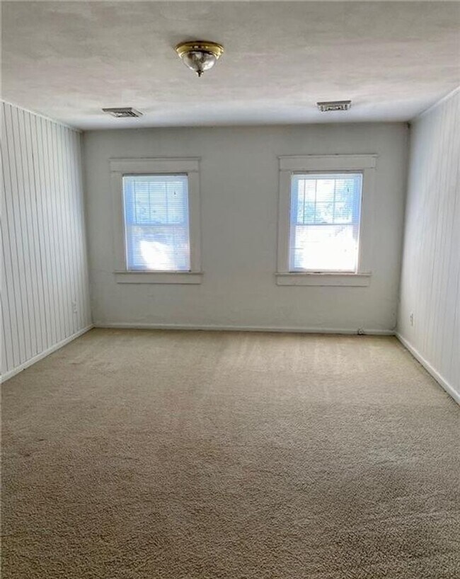 Building Photo - Spacious 2 Bedroom Apartment in Euwanee Park