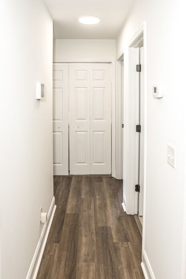 Building Photo - Three Bedroom Home in Hearthstone Lakes Co...