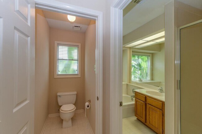 Building Photo - 11310 Chiselhurst Way Ct