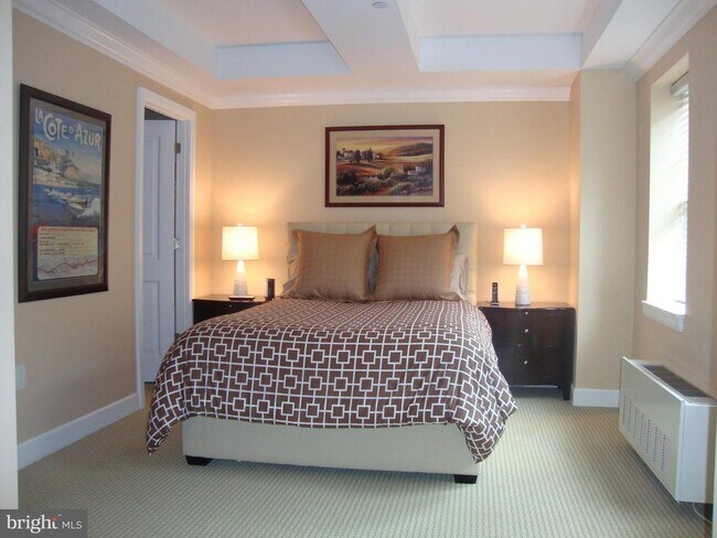 Building Photo - 1701 Locust St