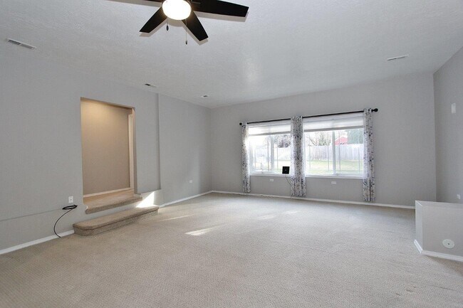 Building Photo - 11847 W Lewisburg Ct