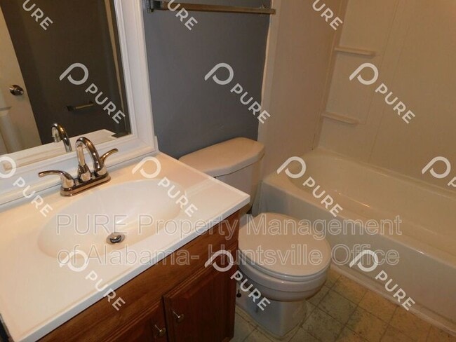 Building Photo - 4012 Offutt Ct NW