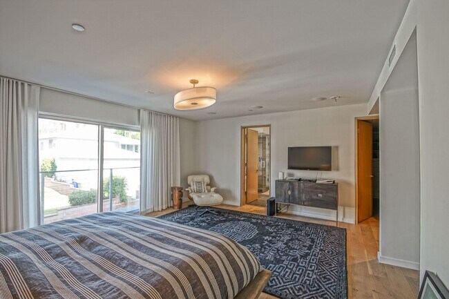 Building Photo - NEWER, LUXURIOUS & MODERN, 2920 SQ FT HOME W/ HIGH END DETAILS, AMAZING DECK/BALCONY SPACE, 2-CAR...