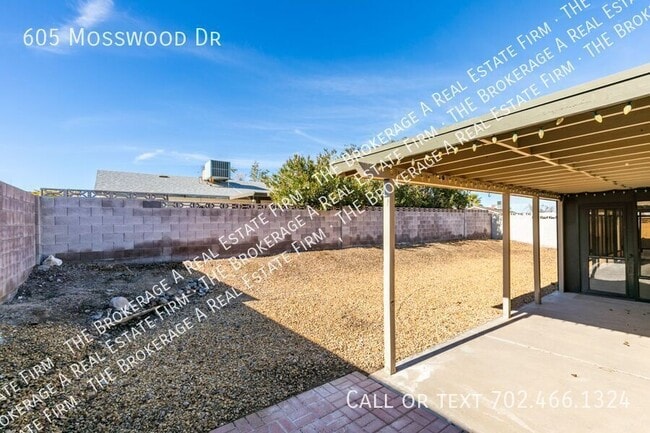 Building Photo - 605 Mosswood Dr