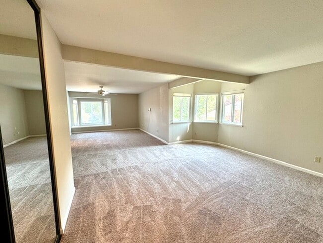 Building Photo - Wonderful 2 story home in Walnut Creek nea...