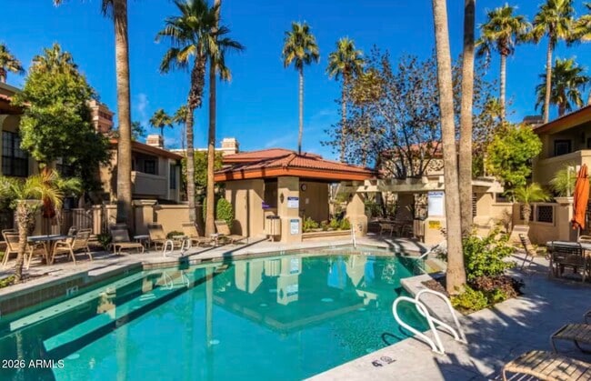 Building Photo - 10232 N 12th Ct