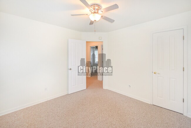 Building Photo - 263 Brooks Bend