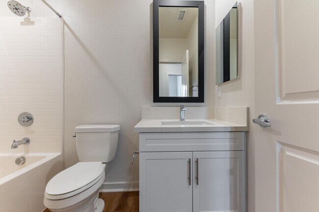 Building Photo - Otay Ranch Two Weeks FREE  3 bd /2 ba Newer Condo w Garage, Laundry + More!