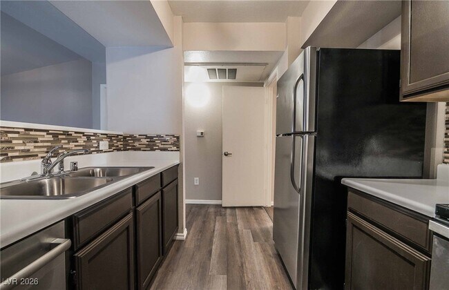 Building Photo - 45 Maleena Mesa St