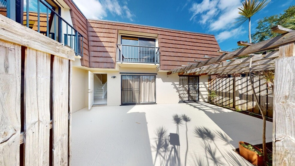 Building Photo - 306 3rd Ln