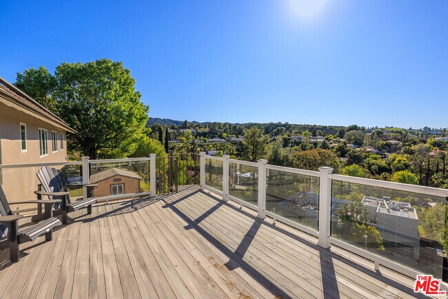 Building Photo - 17108 Oak View Dr