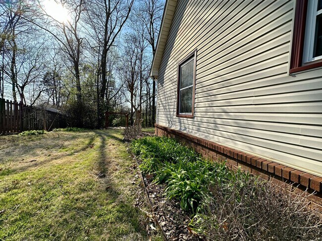 Building Photo - Spacious 4-Bedroom Home with Bonus Room & Exceptional Amenities
