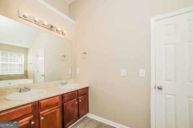 Building Photo - 6801 Fireside Ln