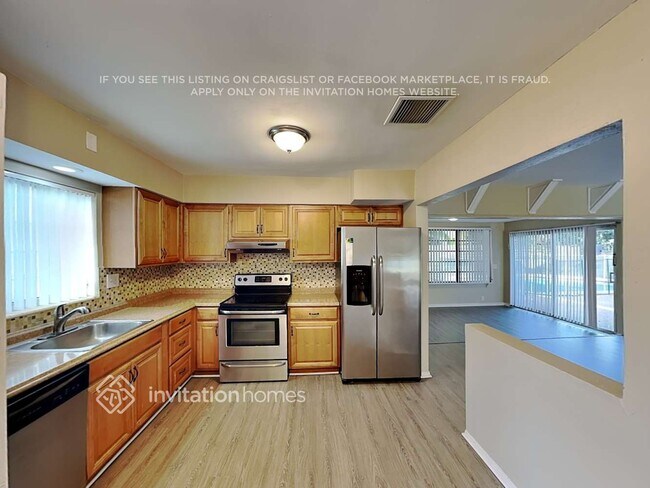 Building Photo - 2608 SW 34th Ave