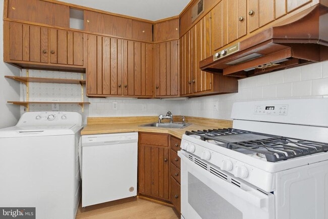 Building Photo - 1813 Olmstead Dr