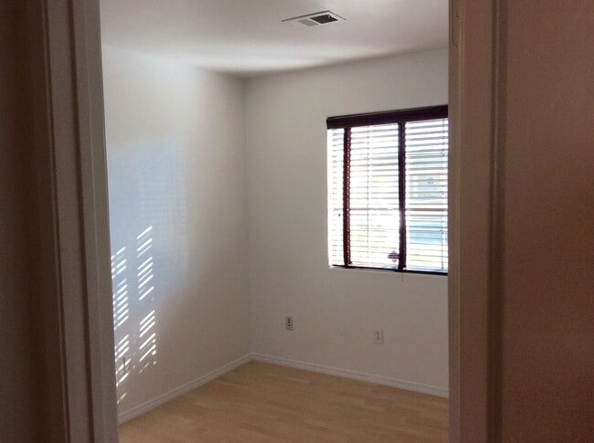 Building Photo - 1516 Hadar Rd