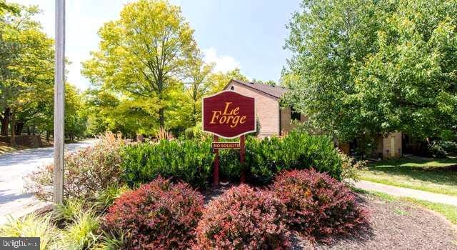 Primary Photo - 93 Le Forge Ct