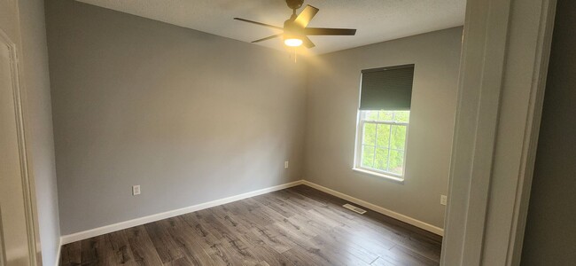 Building Photo - Completed remodeled, unfurnished rental *C...