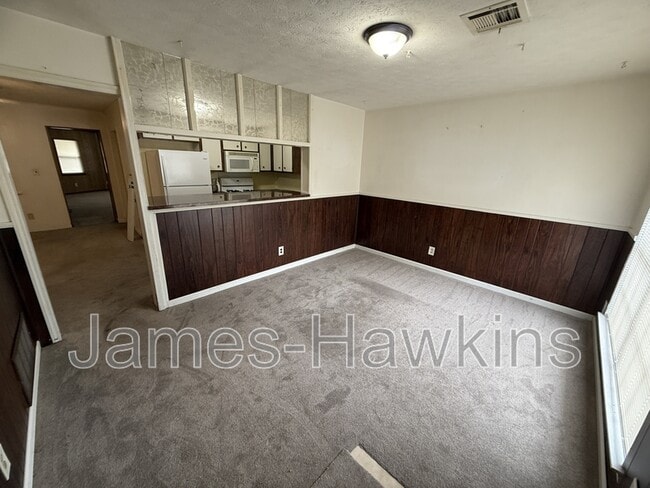 Building Photo - 1531 Midway St