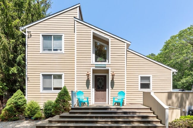 Building Photo - 60 Quogue Riverhead Rd