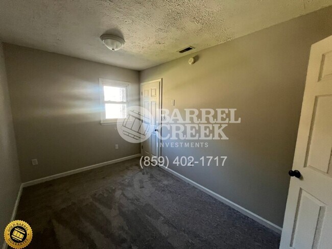 Building Photo - 108 Chase Ln