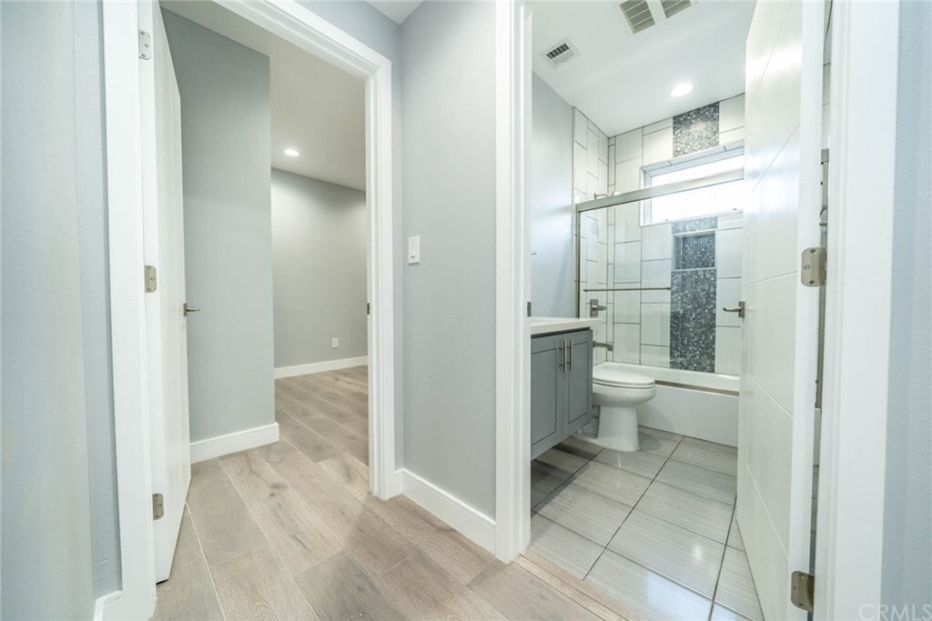 Building Photo - 4820 St Charles Pl